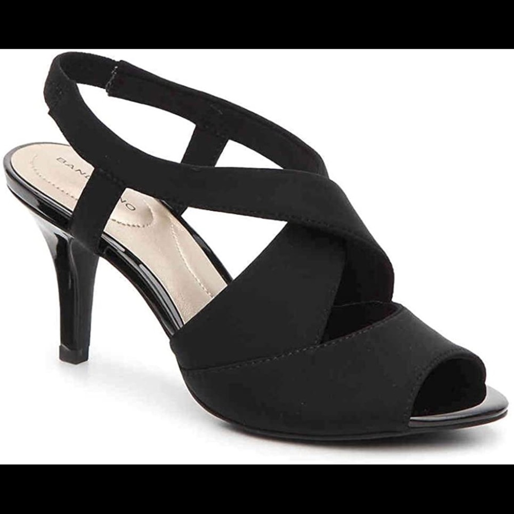 Bandolino criss cross strappy sandals